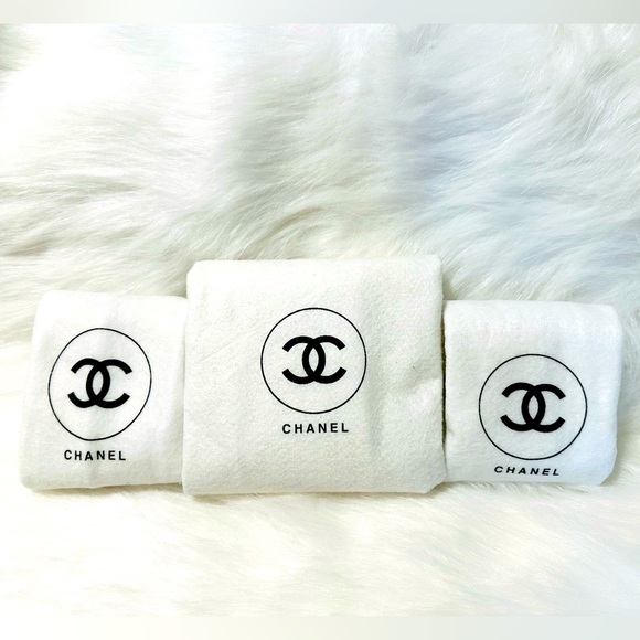 🛑SOLD🛑 3 pieces Chanel dust bag - Picture 1 of 8